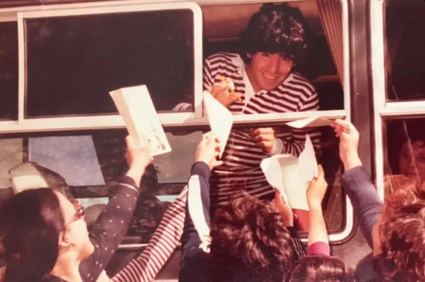 Maiolino Maradona colectivo