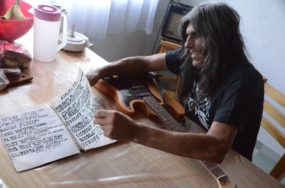 CACHO LOBELLO MÚSICA2