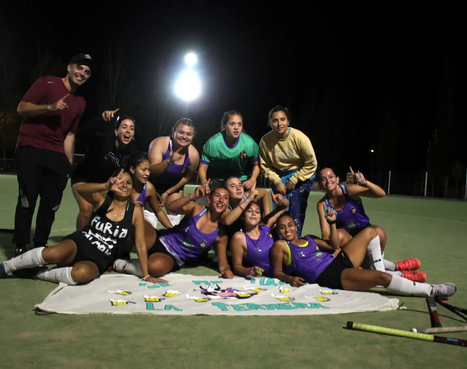 SEVEN - Se Me Mamó La Ternera DAMAS LIBRES HOCKEY CAMPEÓN