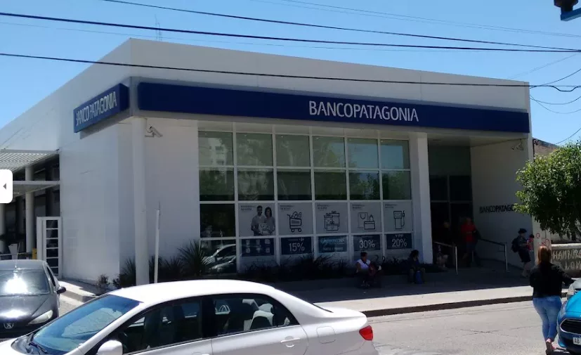 BANCO PATAGONIA frente