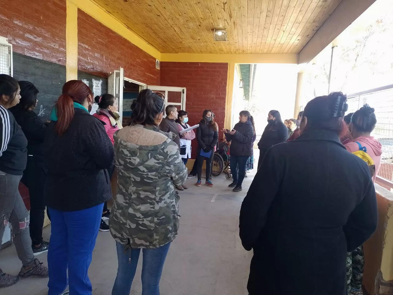 escuela 357 padres con autoridades