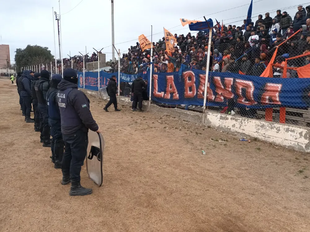alambre roto cordón policial