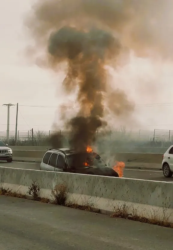 incendio auto ruta 22