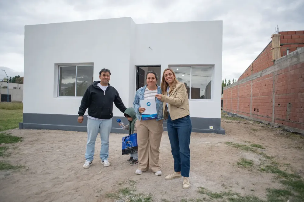 ENTREGA CASA PESO DE LA MANZANA 1