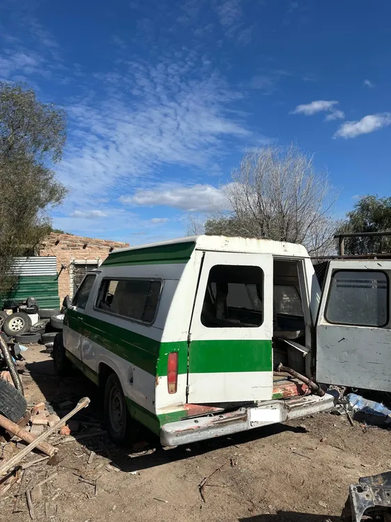 CAMIONETA ESTAFA