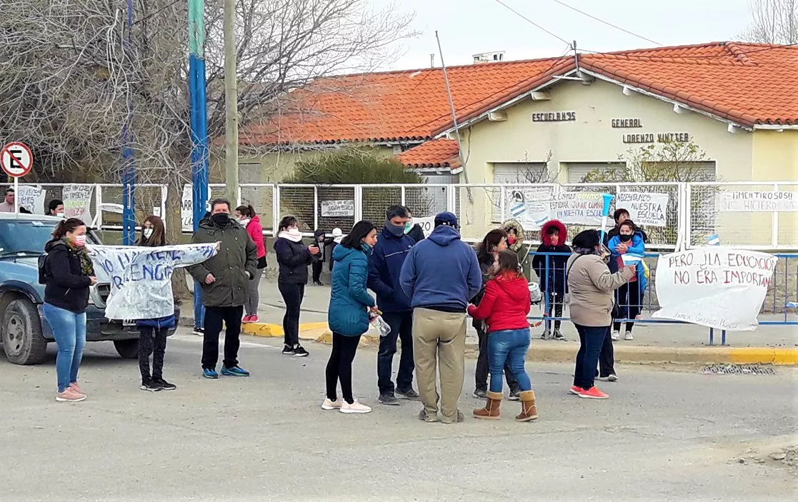 escuela 95 corte de calle (1)