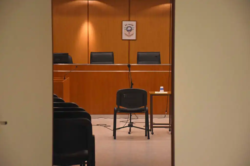 Roca-Poder-Judicial-Sala-de-Audiencias