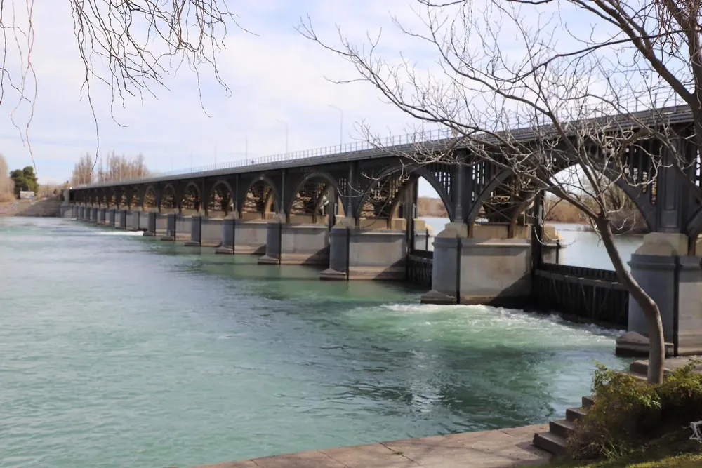 apertura de compuertas Ballester2