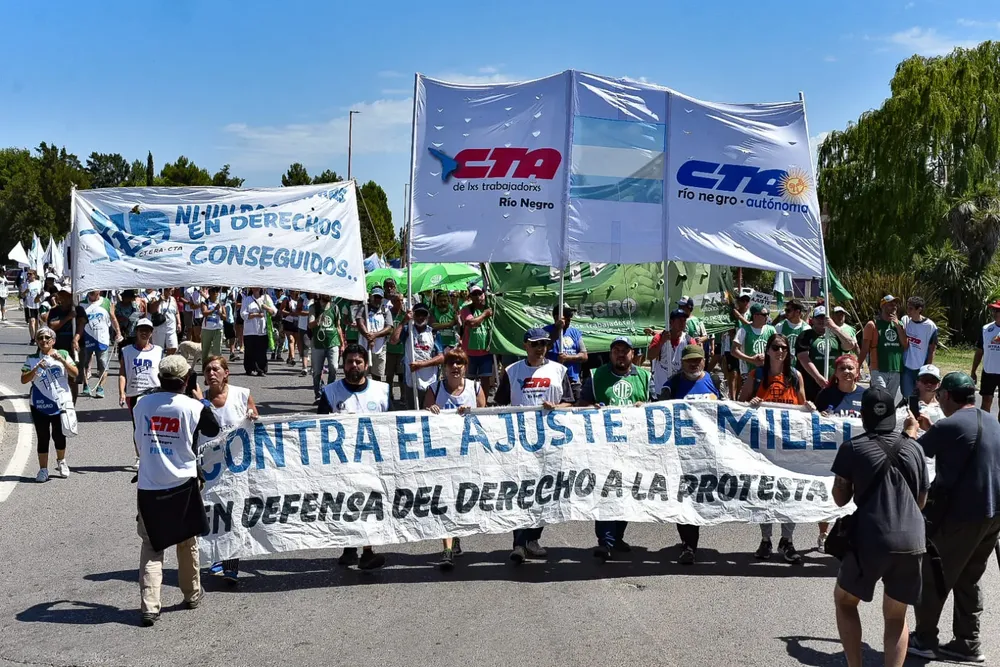 paro movilización Viedma2