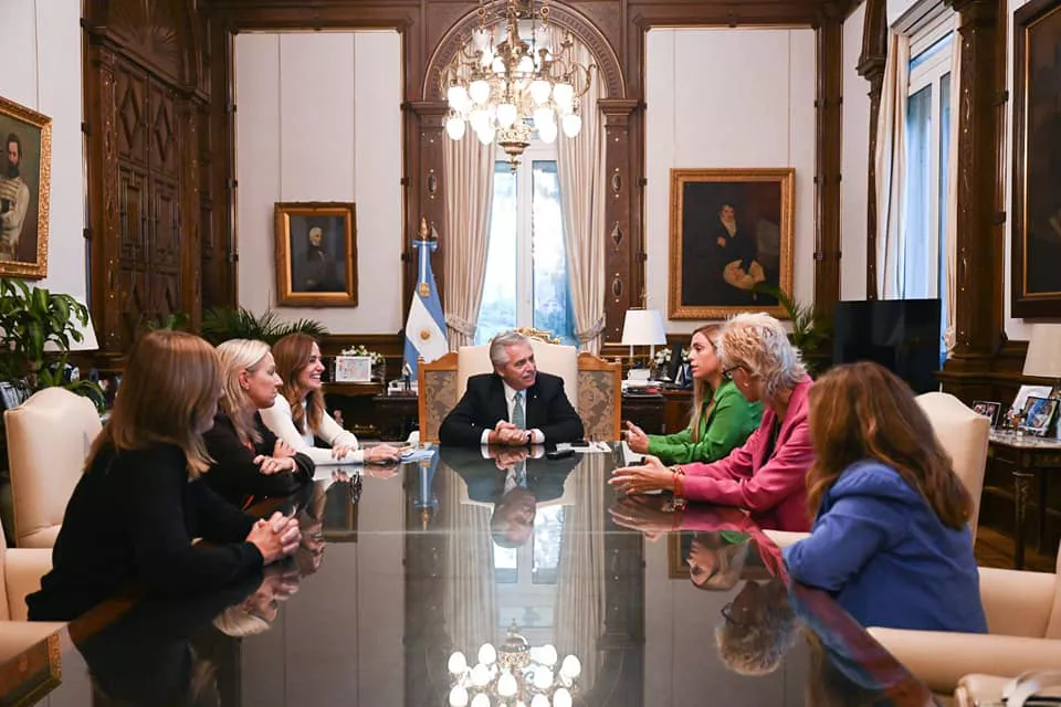 mujeres PJ