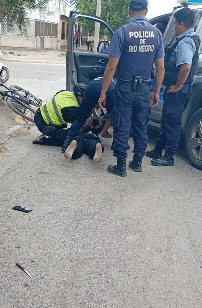 detenido cuchillo2