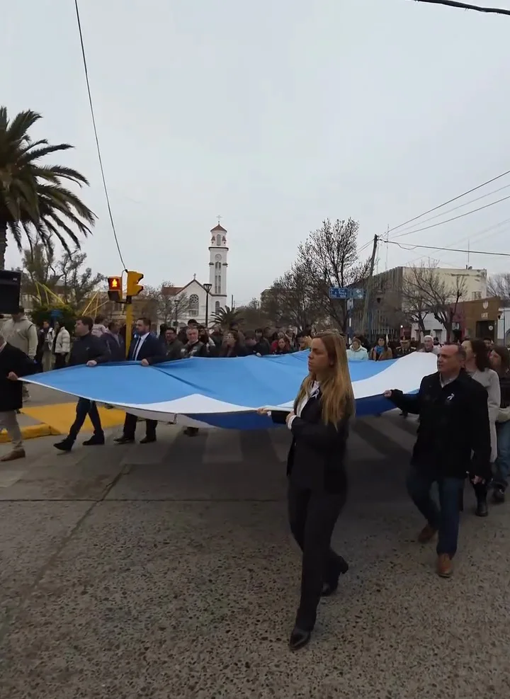 Acto San Martin bandera2