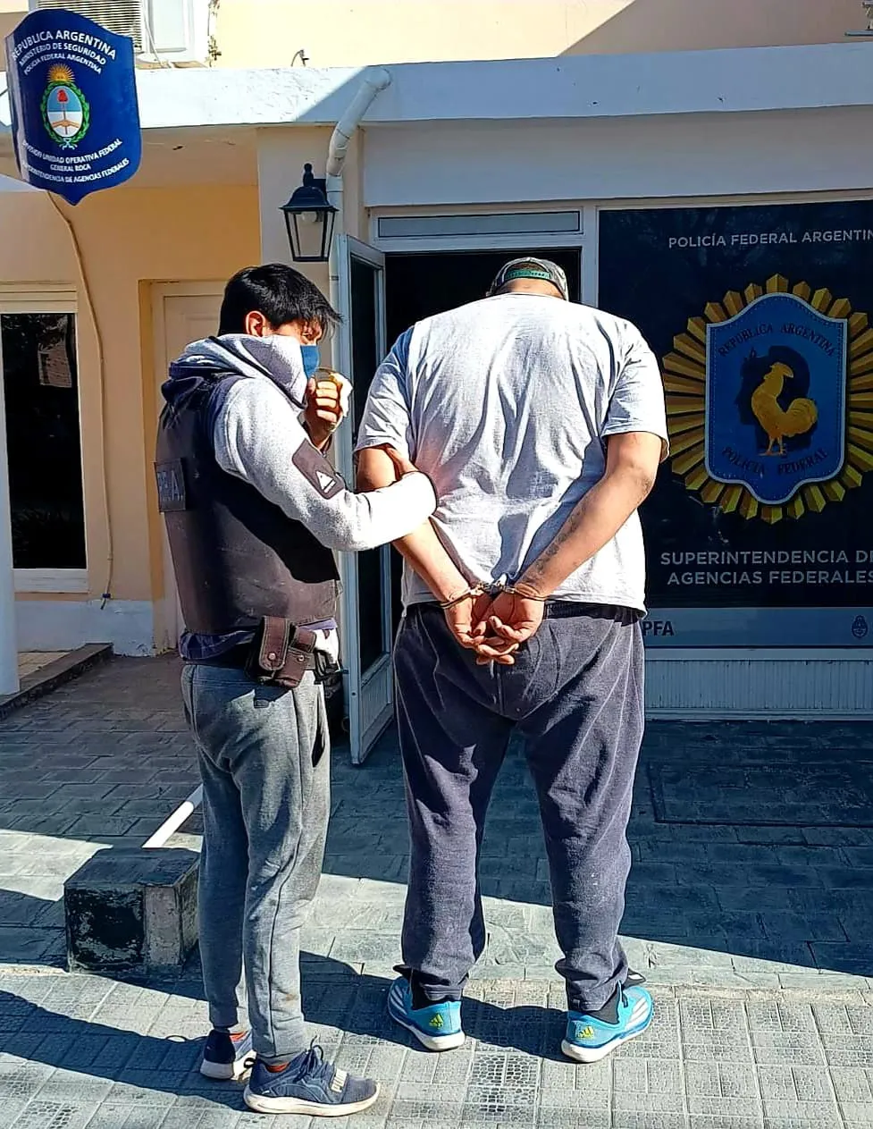 PFA allanamiento en Tiro detenido 2