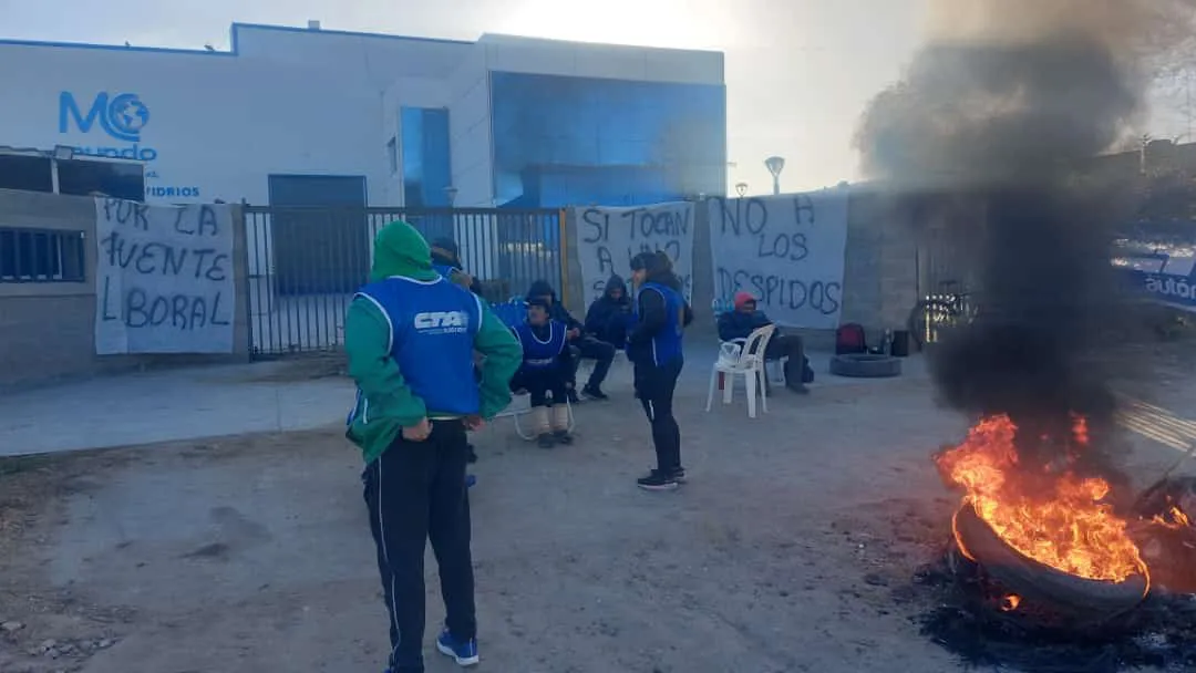 mundo cristal reclamo frente