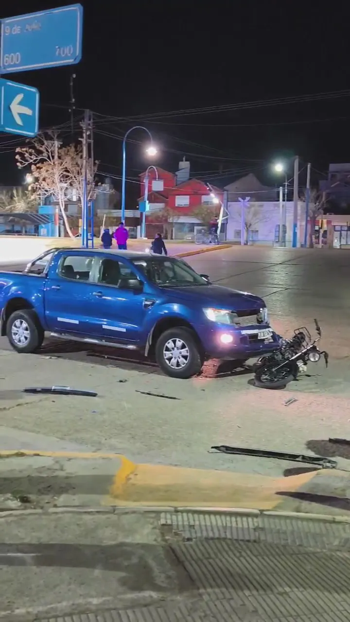 choque camioneta moto