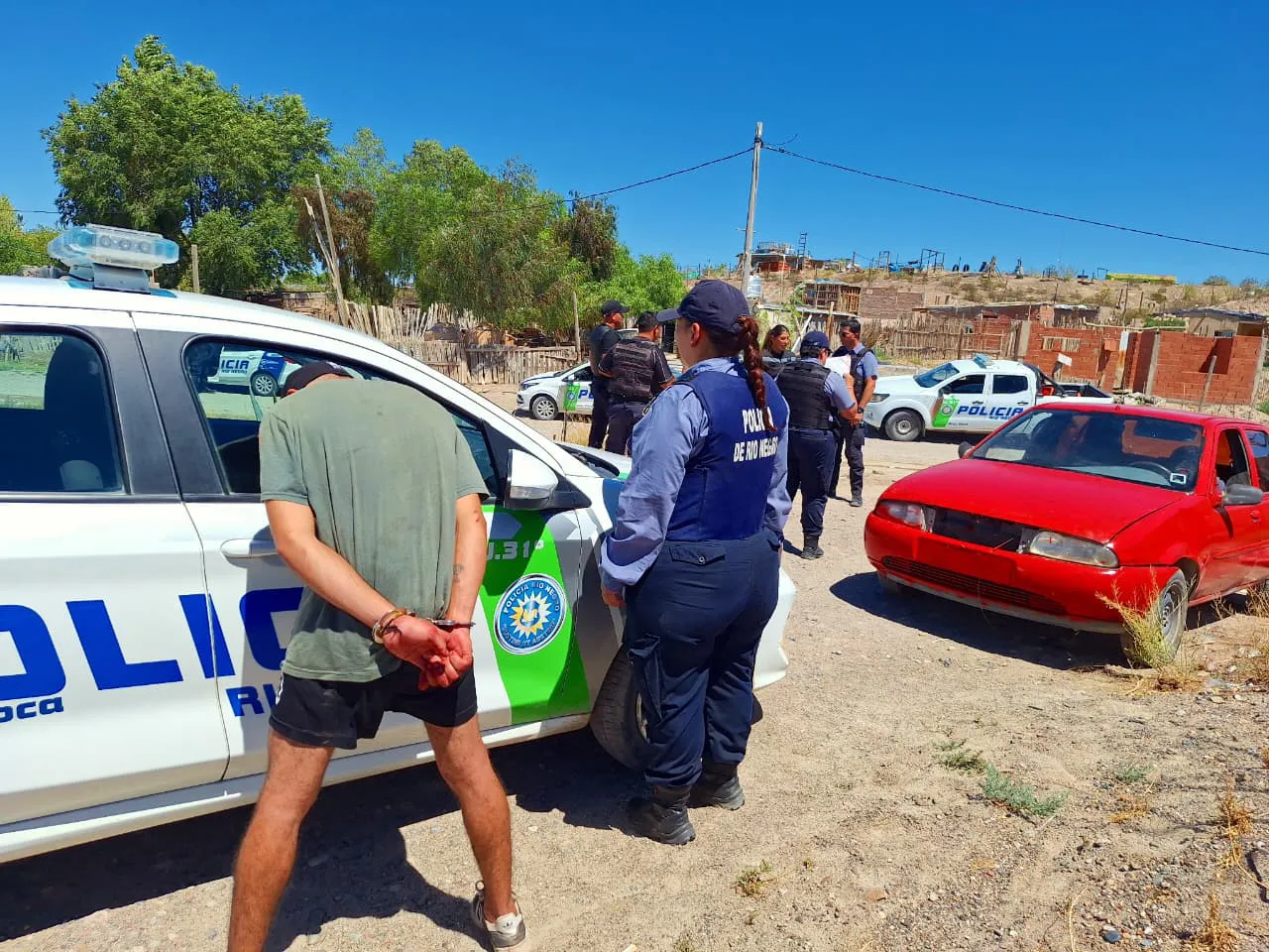 detenidos auto robado