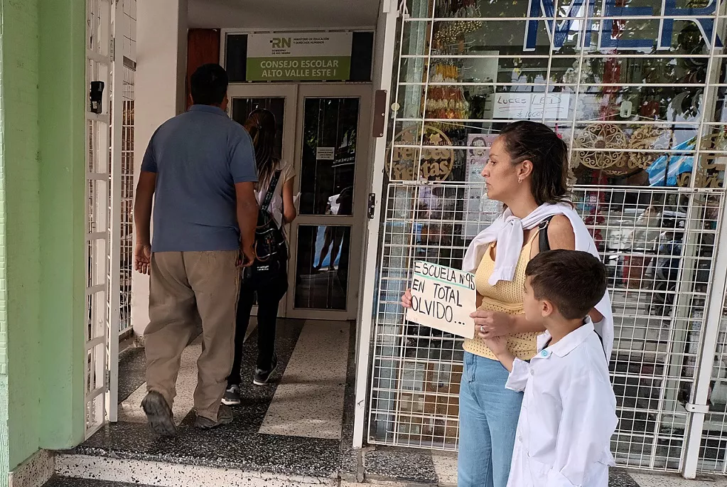 movilización escuela 95 (7)