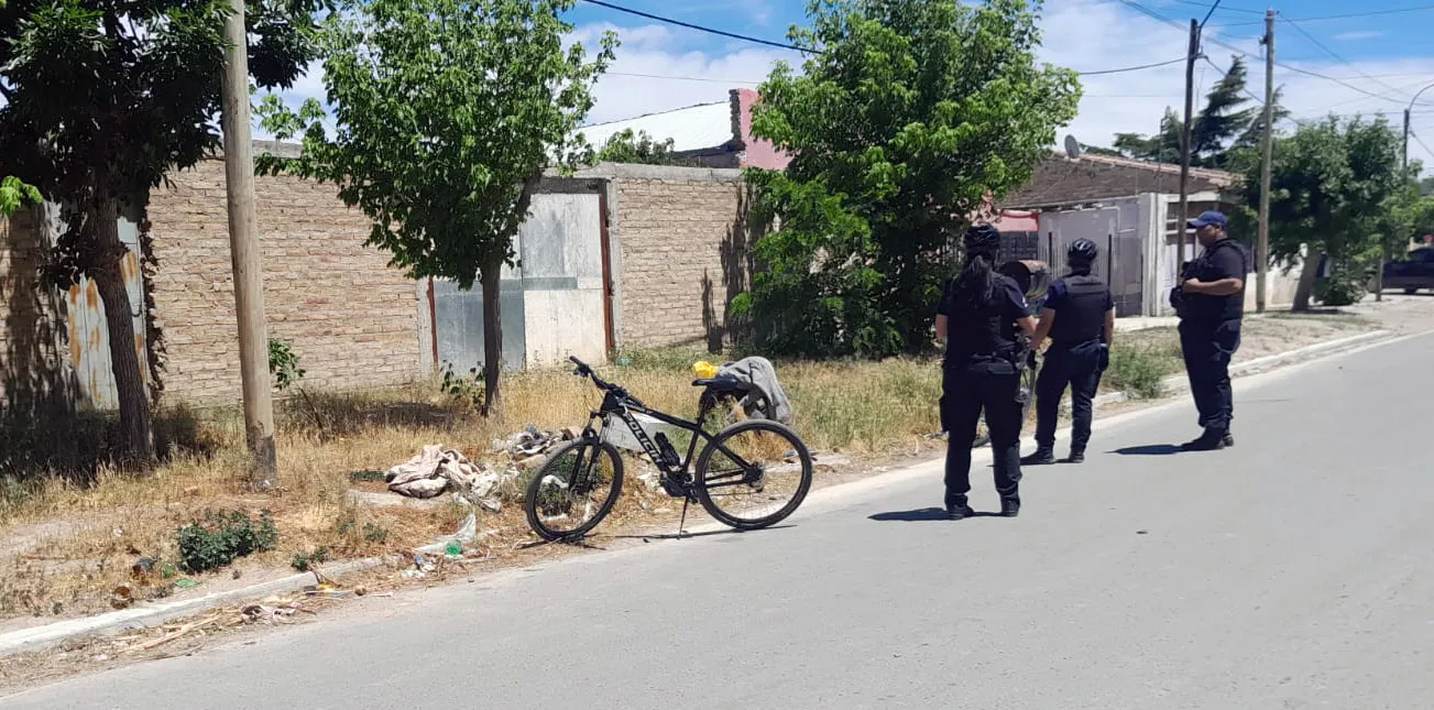 policiales pileta lona