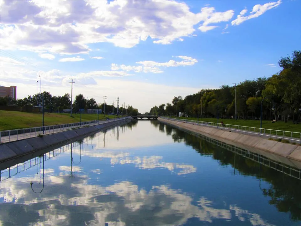 canal principal de riego