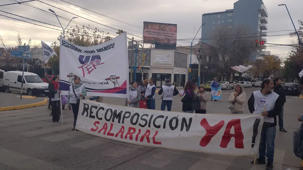 Unter repudio y movilización