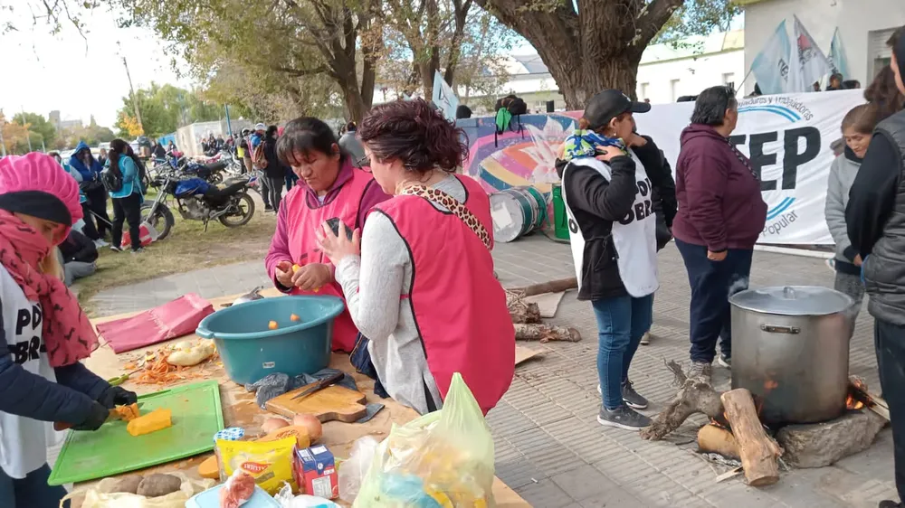 olla popular movimientos sociales