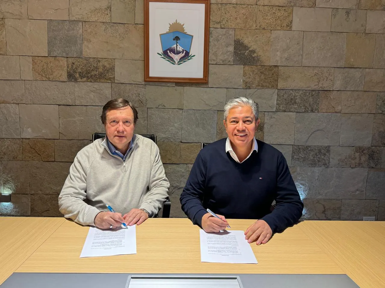 weretilneck - figueroa firma acuerdo