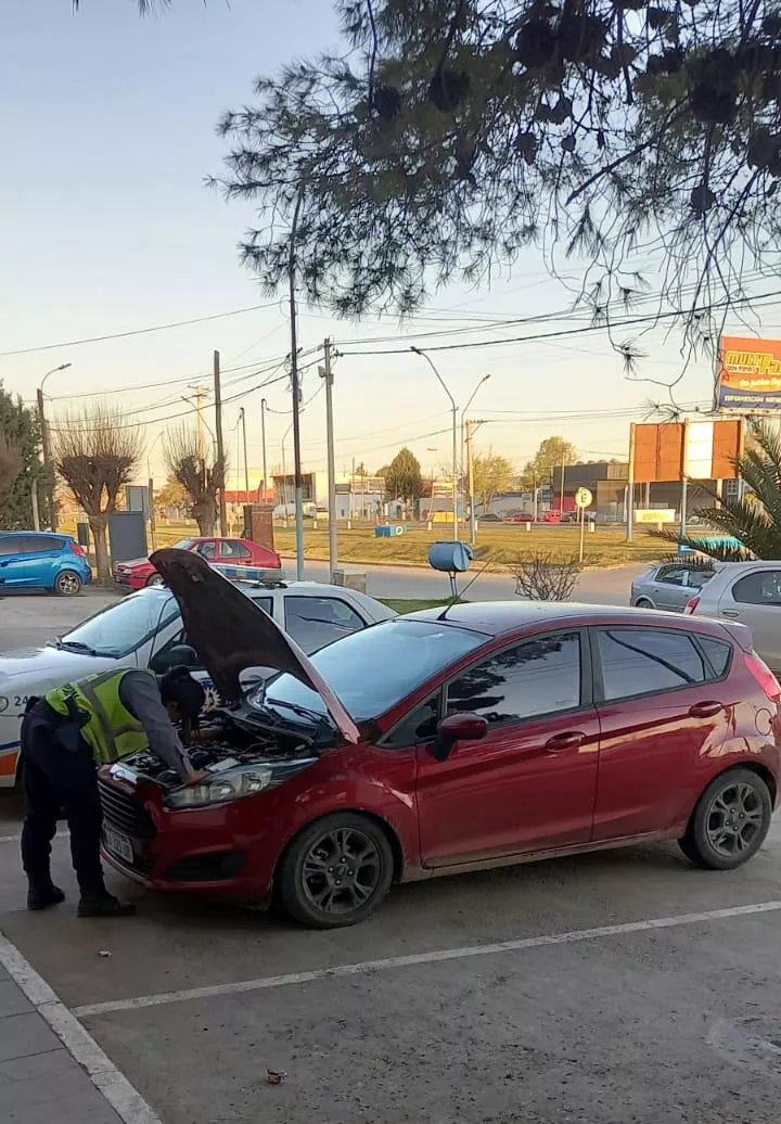policía seguridad vial auto secuestrado