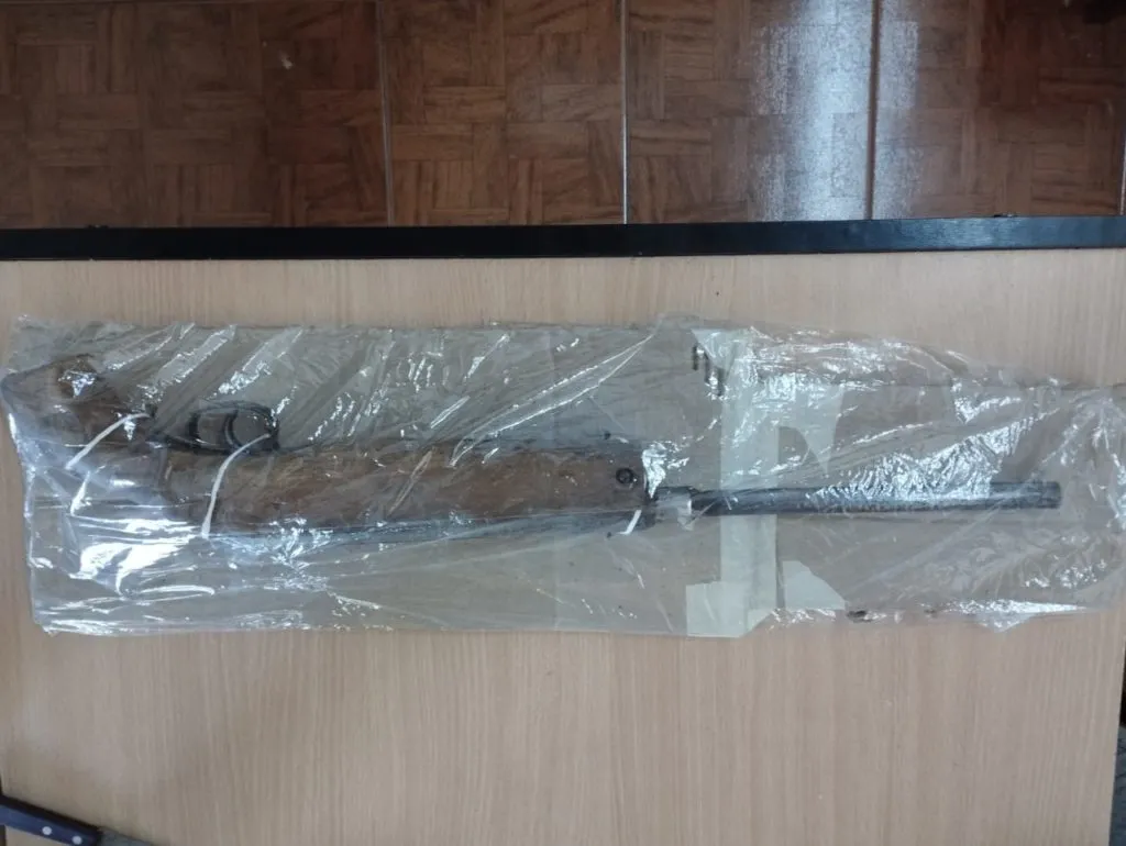 allanamiento y detenidos arma