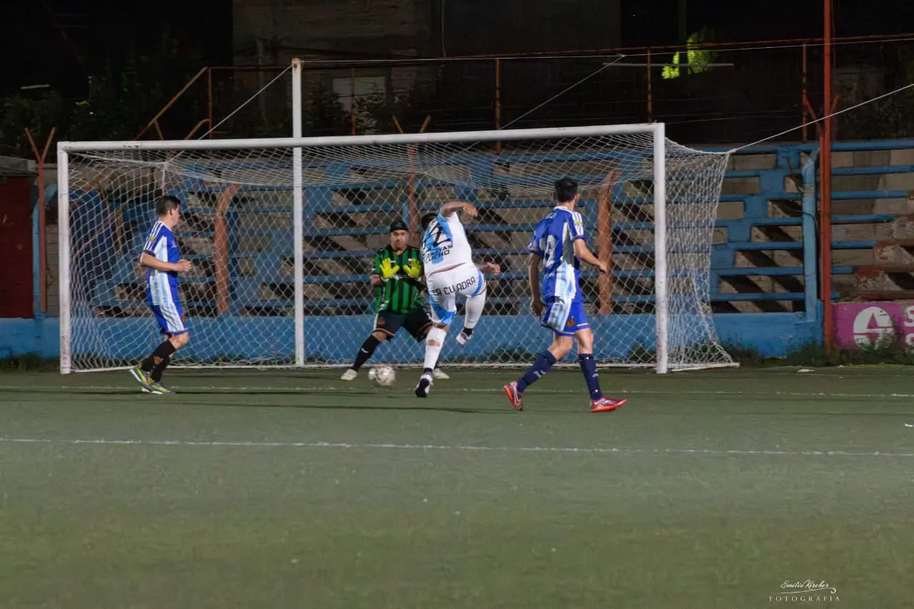 Fútbol Amateur -jugada La Cuadra Barrilete