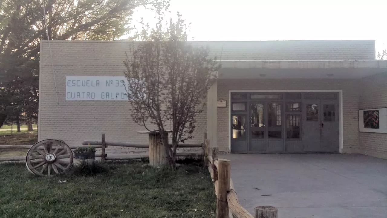 ESCUELA-CUATRO-GALPONES-35