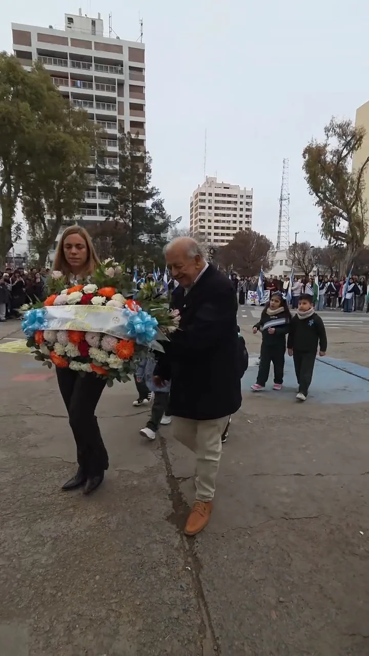 Acto San Martin ofrenda floral2