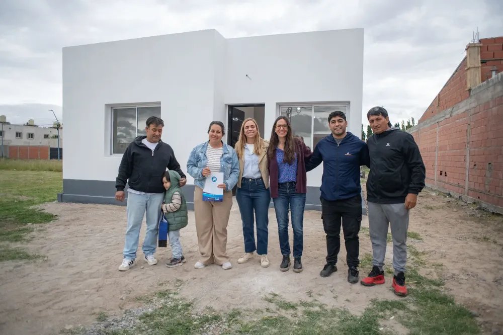 ENTREGA CASA PESO DE LA MANZANA 2