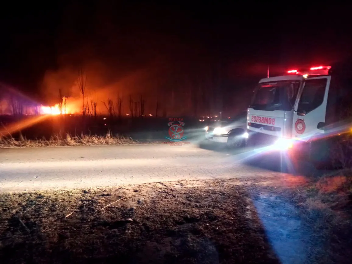 salida de bomberos noche