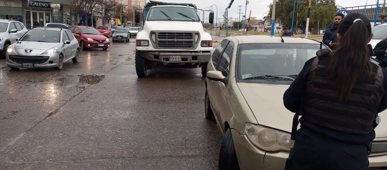 choque camión auto