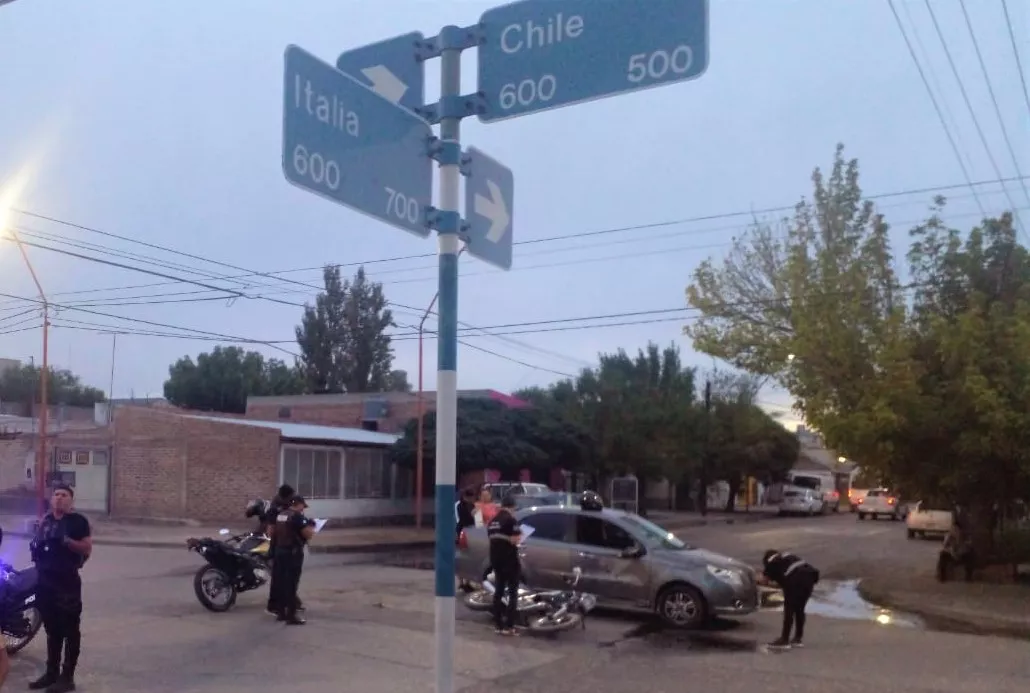 choque moto auto