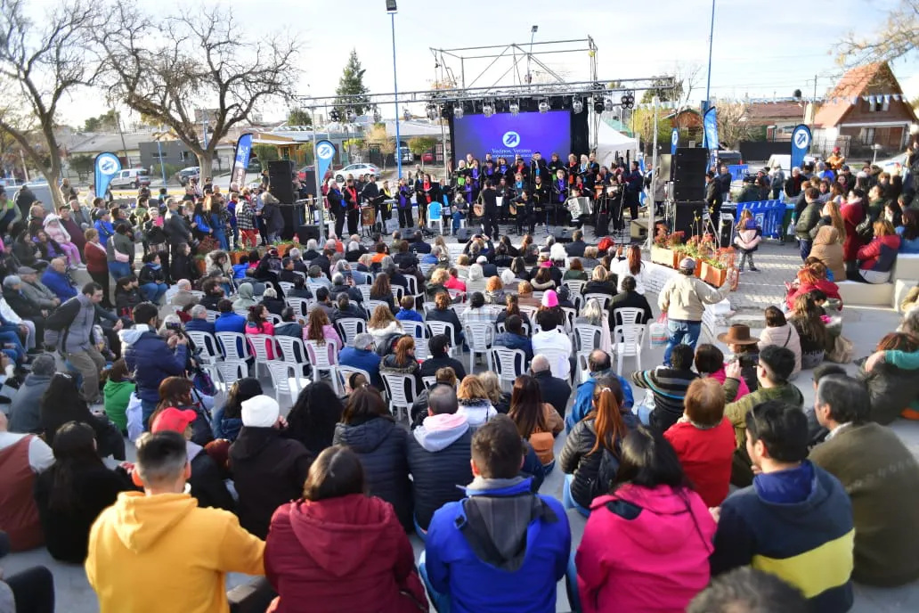 ACTO VECINOS E INSTITUCIONES DESTACADAS