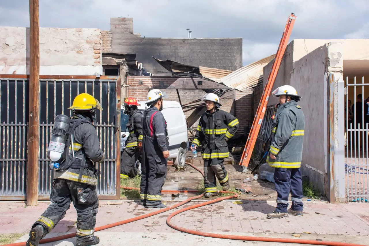 incendio pirotecnia bomberos (6)