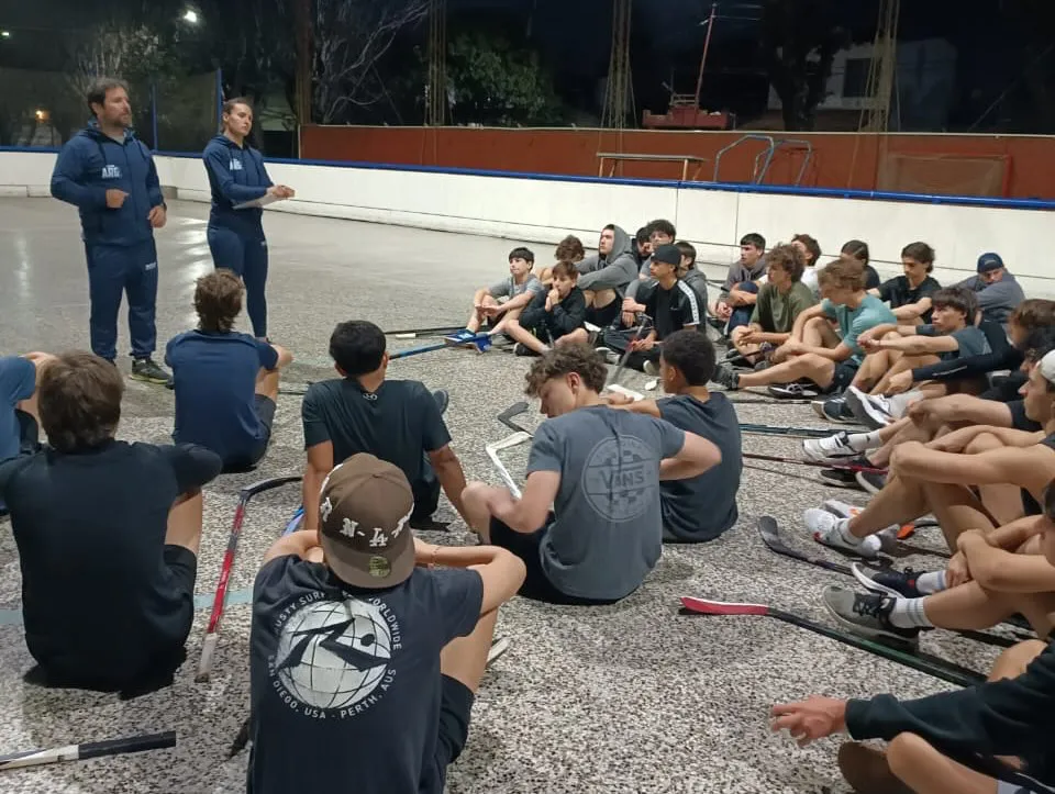 hockeylineacap_3710579712528872739