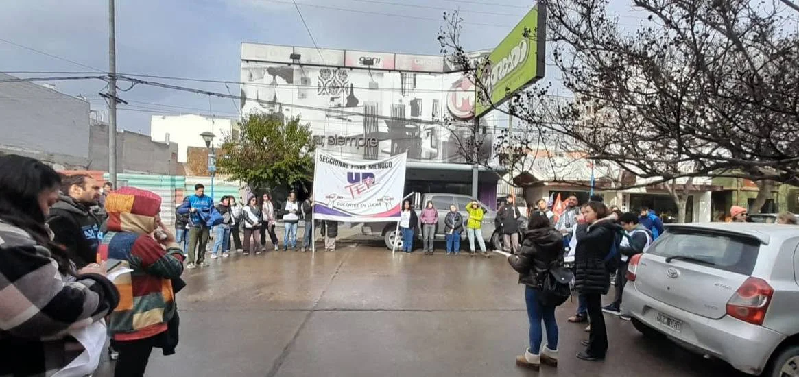 reclamo Unter en Roca (2)