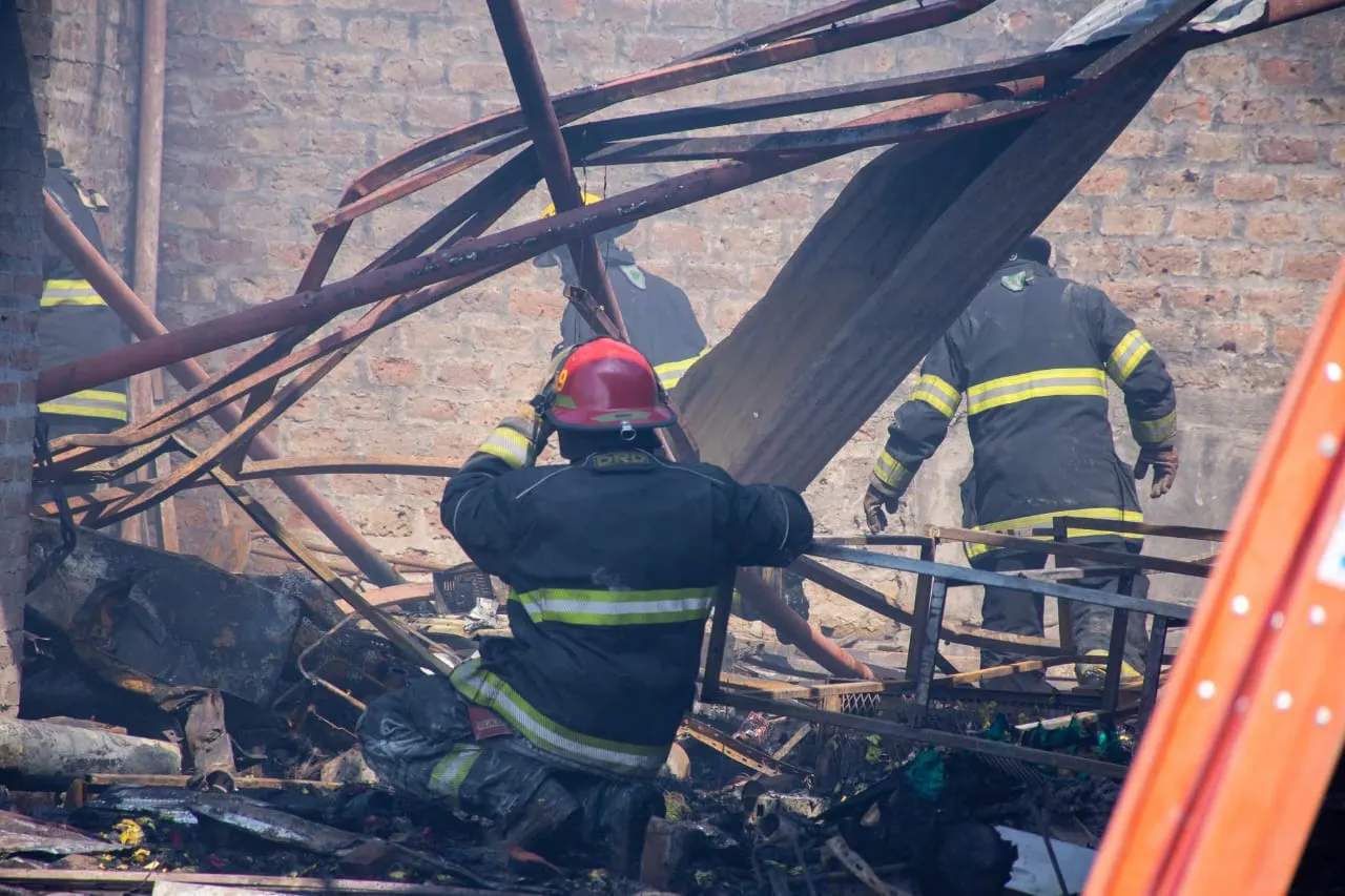 incendio pirotecnia bomberos (1)