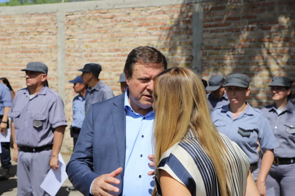 W - MES penitenciarios