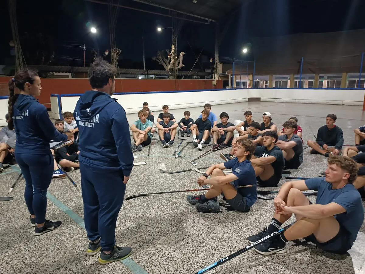 hockeylineacap_3710579712528817576