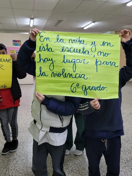 abrazo escuela 66 (2)