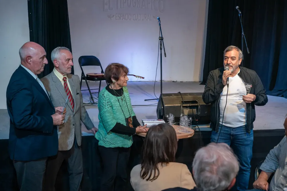 Aguiar reconocimiento Taty Almeida