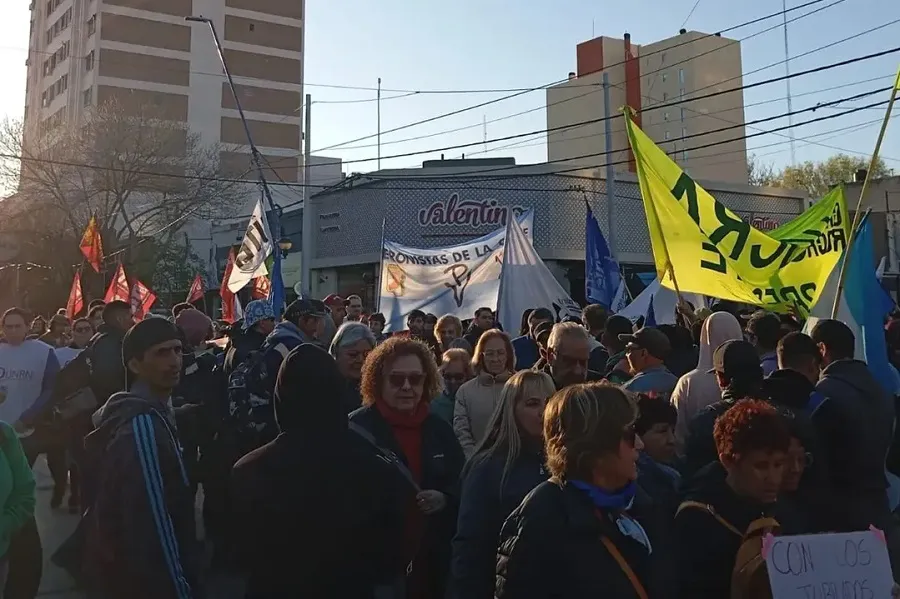 marcha jubilados roca (1)
