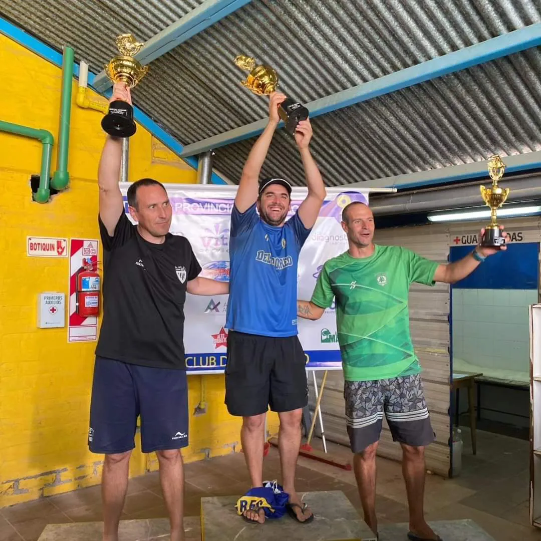 Natación podio por equipos