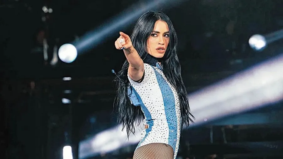 Lali Espósito vivo