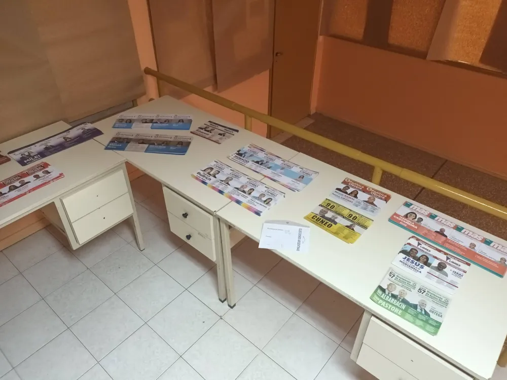 boletas en el cuarto oscuro