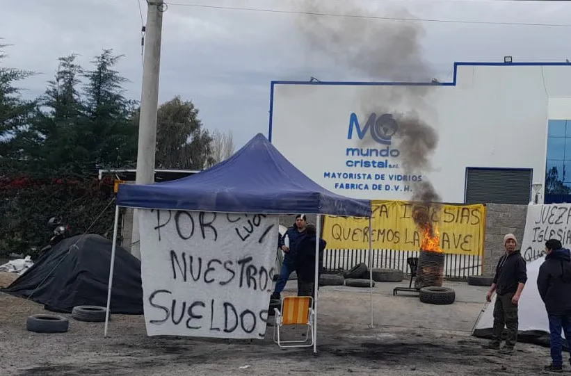 mundo cristal reclamo entrada