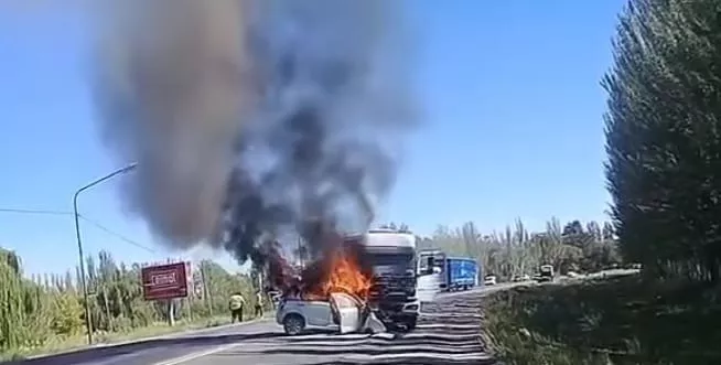 ruta 22 - auto fuego